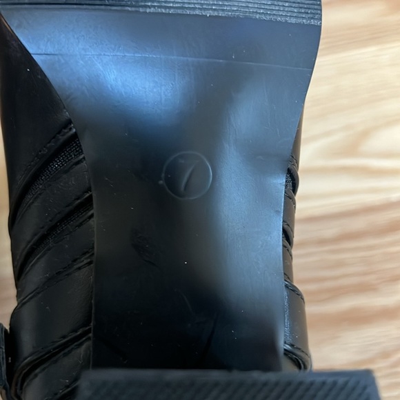 Lamoda SZ 7, square toe harness black boots . - Picture 8 of 14